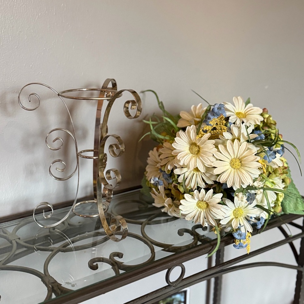 Elegant Metal Bridal Flower Bouquet
Stand / Wedding Reception Display Holder
